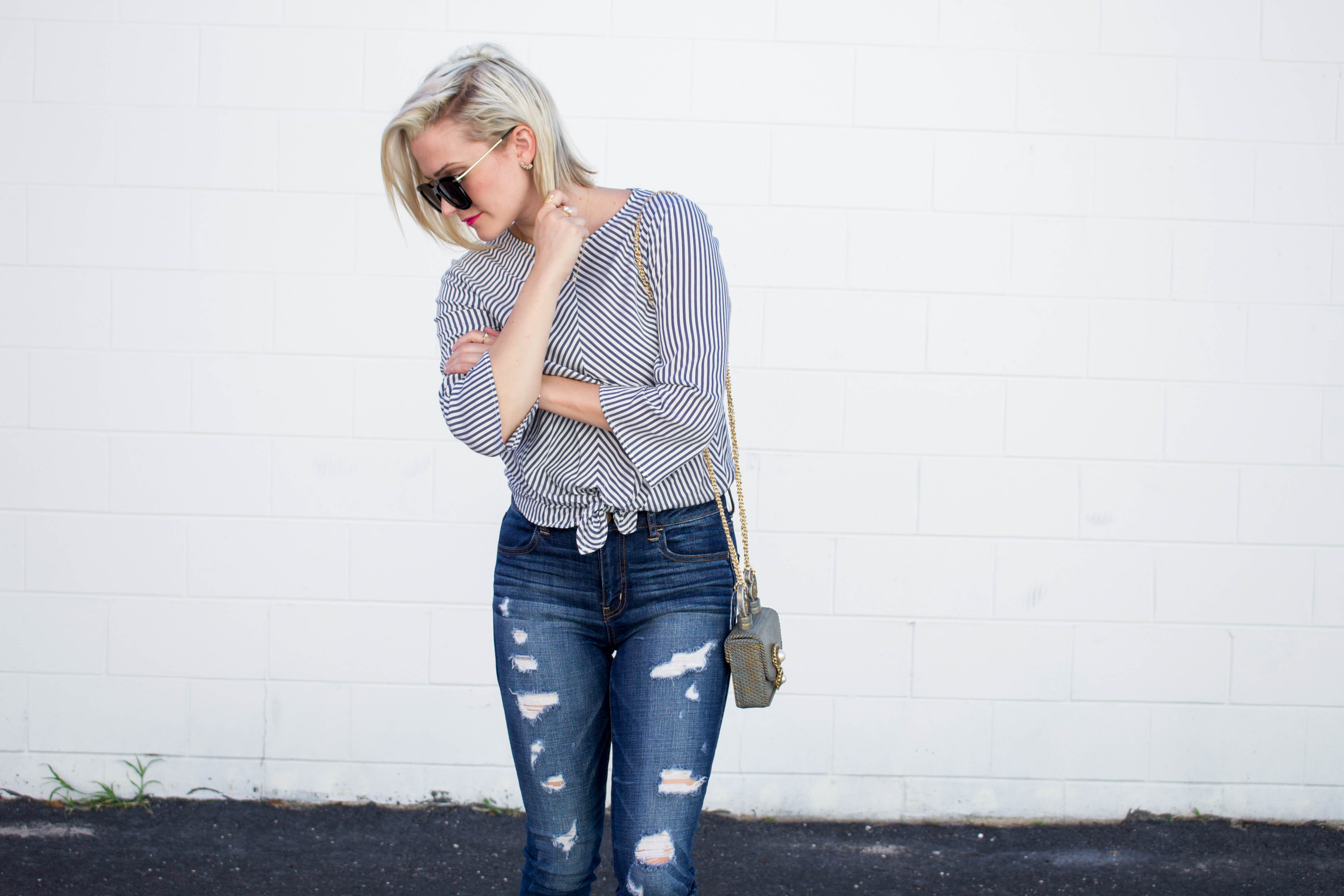 Grey_Top_Ripped_Denim_Jeans